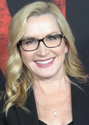 Angela Kinsey